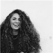 Profesora de francés en España que ofrece cursos a todos los niveles